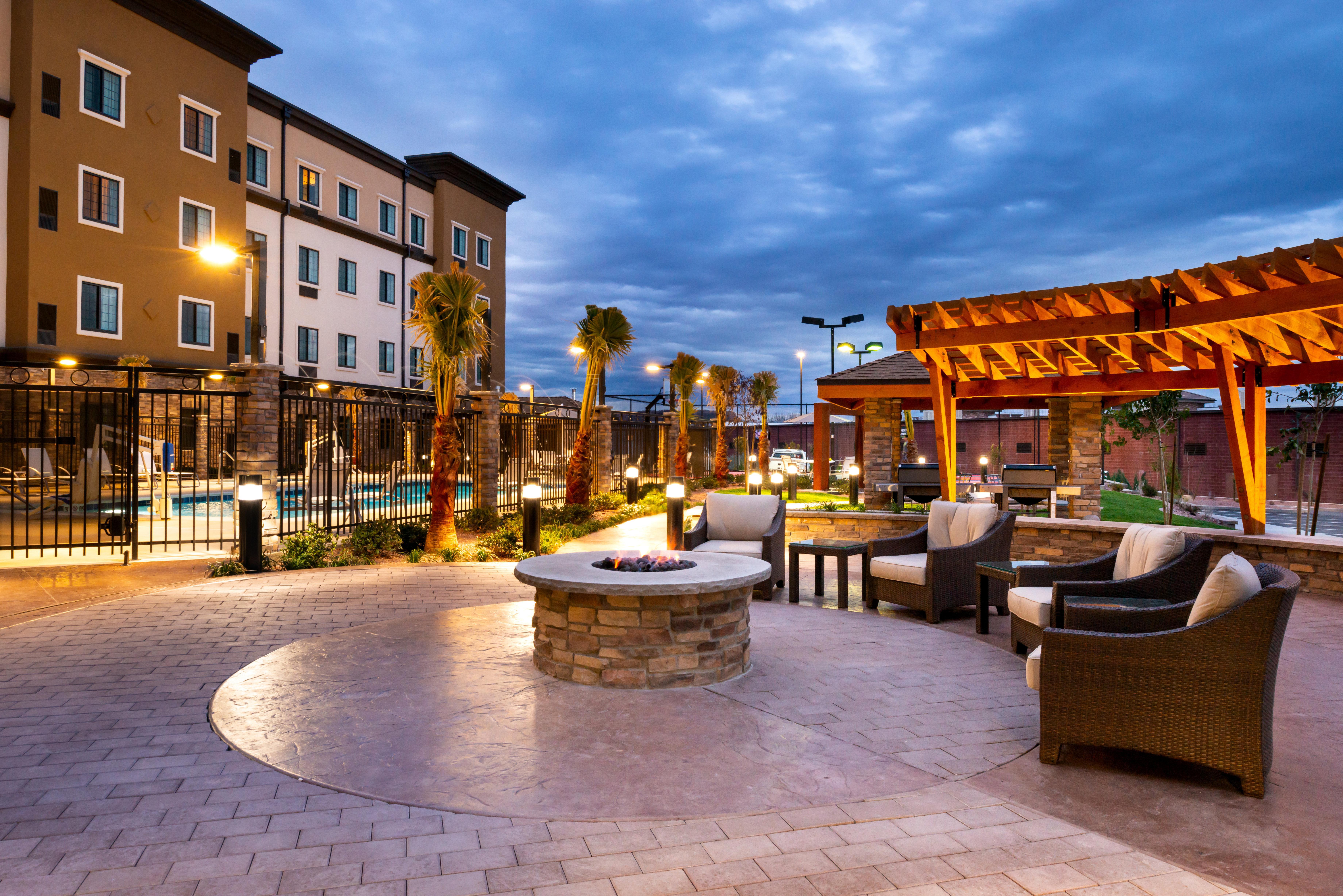Staybridge Suites - St George By Ihg Сент-Джордж Экстерьер фото